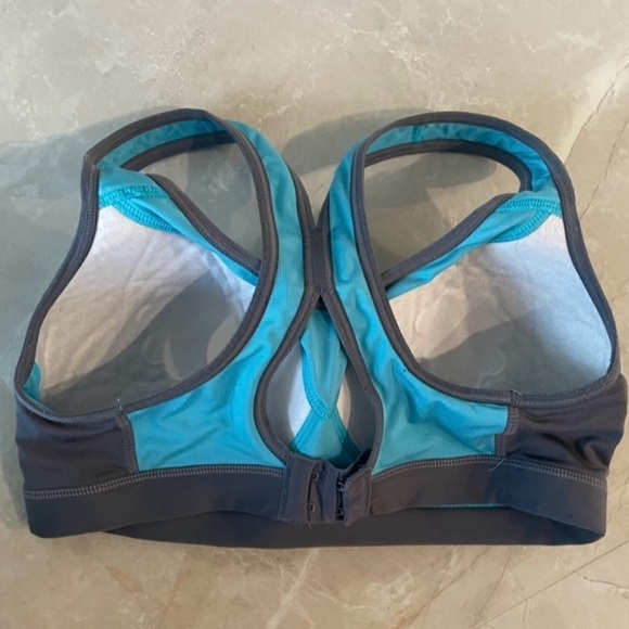 Champion Sports Bra Size See Photo Turquoise Gray Color Med Support Racerback - Picture 2 of 9